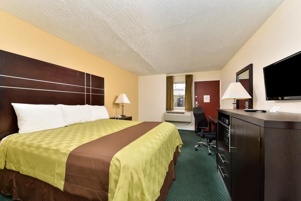 Americas Best Value Inn - Port Jefferson Station - Long Island Bilik gambar